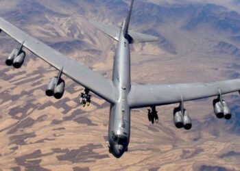 Se estrella un bombardero estadounidense B-52 en California
