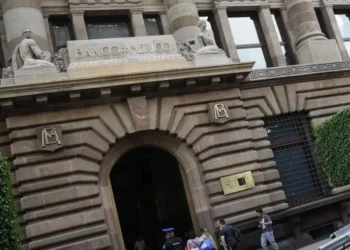 Bajan analistas de inflación, según sondeo de Banxico