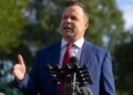 Designan a Bill Pulte como director interino de Inteligencia
