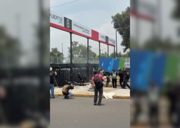 Bloque Negro intenta irrumpir en el Estadio CDMX; se enfrenta con policías