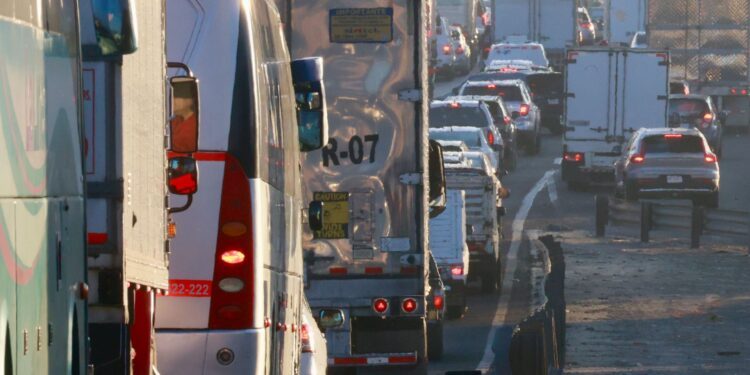 Campesinos y transportistas amagan con bloqueos en las tres sedes del Mundial 2026