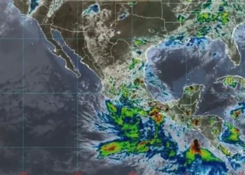 ‘Boris’ cambia de rumbo y apunta a frontera Oaxaca-Guerrero