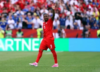 Rescata Canadá empate ante Bosnia en arranque del Mundial