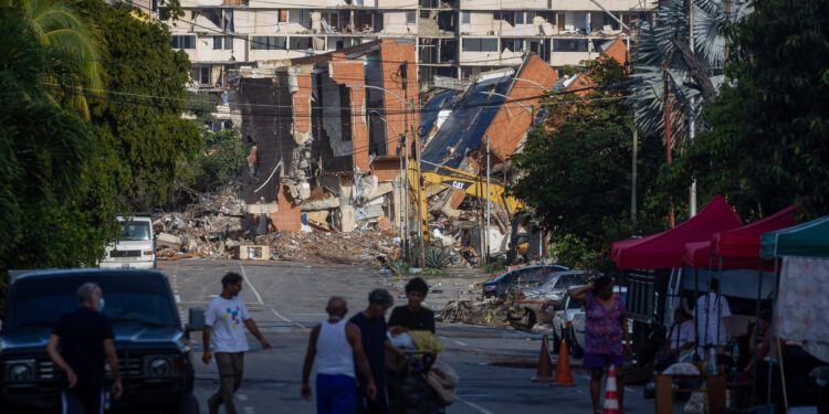 A 6 días de los sismos, continúan labores de rescate