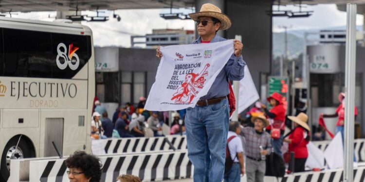 Paro de la CNTE afecta a 1.4 millones de alumnos de educación básica