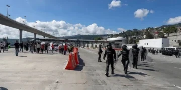 Toma CNTE caseta de la México-Cuernavaca