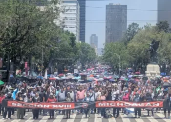 Protestan maestros por jubilaciones dignas
