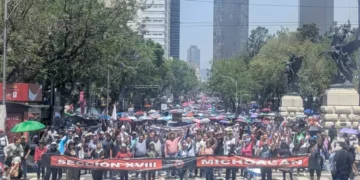 Protestan maestros por jubilaciones dignas