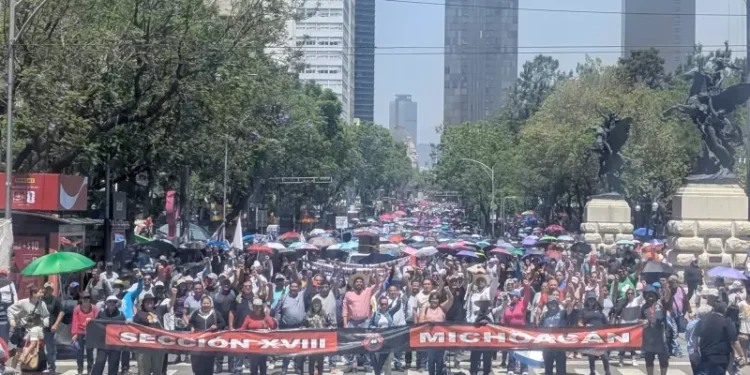 Protestan maestros por jubilaciones dignas