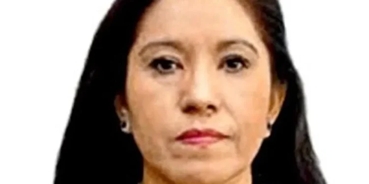 Renuncia titular administrativa de la Corte