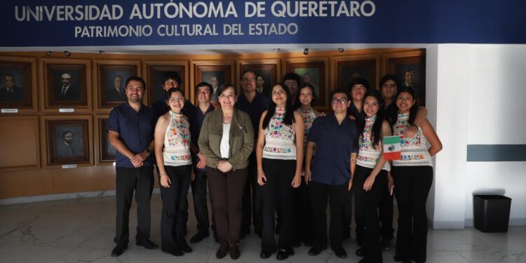 Preparan Compañía Folklórica y Orquesta Típica de la UAQ una gira por Polonia