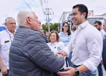 Encabeza Felifer Macías entrega de apoyos agrícolas por más de 1.1 millones de pesos