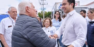 Encabeza Felifer Macías entrega de apoyos agrícolas por más de 1.1 millones de pesos