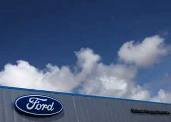 Ford presenta el primer coche fabricado en España con tecnología de conducción sin manos