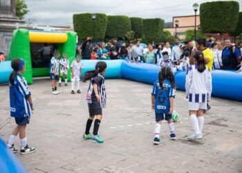 Llevan “Festigoleando” a más de 15 comunidades para fomentar la convivencia y el deporte