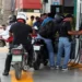 Toman maestros gasolineras en Chiapas; regalan combustible