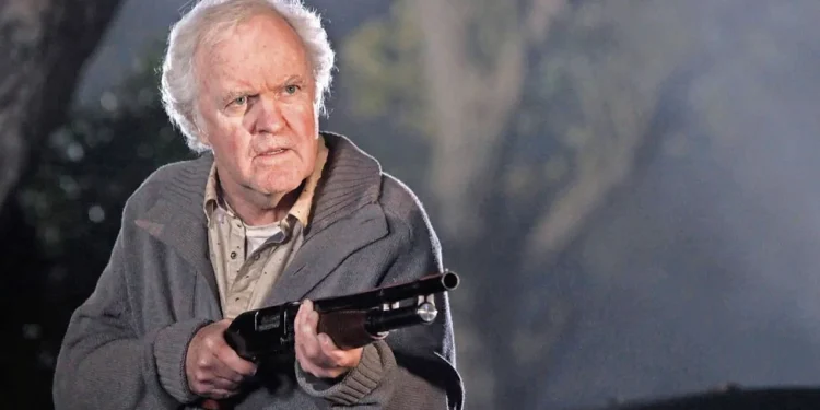 James Handy muere apuñalado