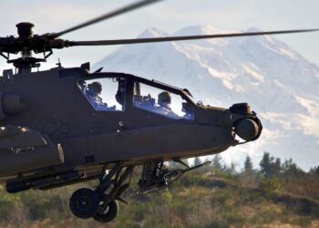Cae un helicóptero con dos soldados de EU; Trump anuncia represalias