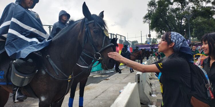Harfuch reconoce actuación de policías en inauguración del Mundial