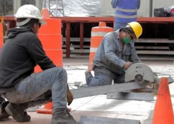 Crece 1.2 % actividad económica en abril