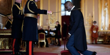 Otorgan título de caballero al actor Idris Elba