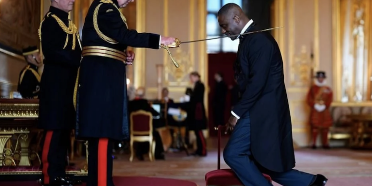 Otorgan título de caballero al actor Idris Elba