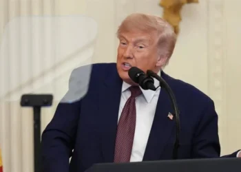 Si Irán cierra Ormuz, se quedarán sin país: Trump