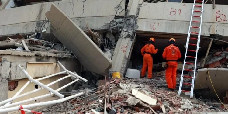 Suman mil 719 muertos por sismos en Venezuela