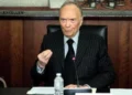 Reporta Gertz fortuna: Autos, joyas, inmuebles, relojes…