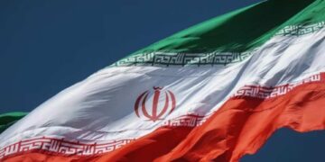 Irán dice haber atacado posiciones de EE.UU. en respuesta al bombardeo de sus costas