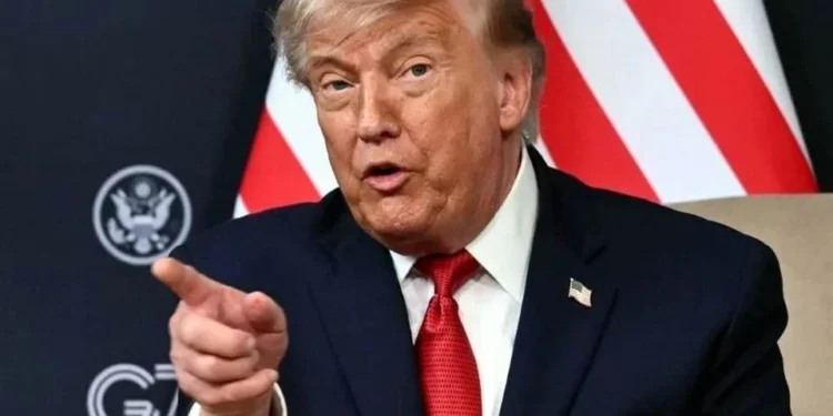 Amaga Trump con reanudar ataques a Irán si ‘no se comportan’