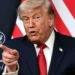 Amaga Trump con reanudar ataques a Irán si ‘no se comportan’