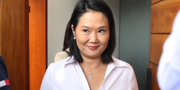 Keiko Fujimori recibe triunfo con gran responsabilidad en un Perú “prácticamente dividido”