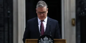Anuncia Starmer su renuncia como Primer Ministro del RU