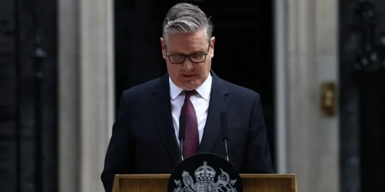 Anuncia Starmer su renuncia como Primer Ministro del RU