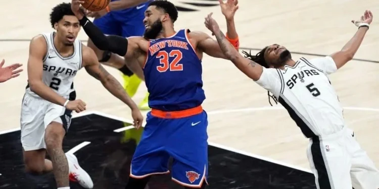 Con drama, los Knicks se ponen 2-0 sobre Spurs