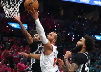 Arrebatan Knicks el Juego 1 de las Finales de la NBA