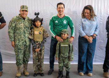 Rodrigo Monsalvo inaugura exposición militar Conín en beneficio de niñas, niños y adolescentes