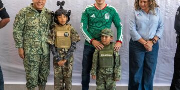 Rodrigo Monsalvo inaugura exposición militar Conín en beneficio de niñas, niños y adolescentes
