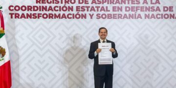 Oficializan 10 aspirantes su registro ante Morena