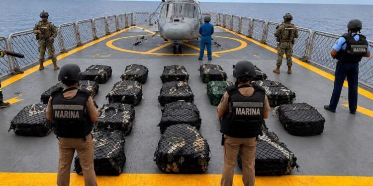 Aseguran más de 800 kg de cocaína en costas de Guerrero