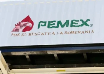 Se rezaga Pemex en inversión física