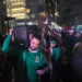 Arman escándalo hinchas mexicanos afuera de hotel de Ecuador