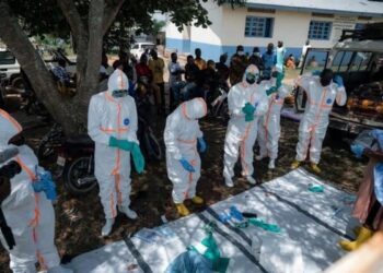 Se extiende con rapidez brote de ébola, reporta OMS