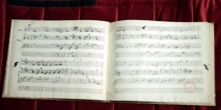 Hallan en París cuaderno inédito de Mozart