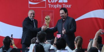 A días del Mundial 2026, la CDMX presume el trofeo original de la FIFA