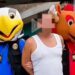 Policías de Perú se disfrazan de mascotas del Mundial para detener a un narcotraficante