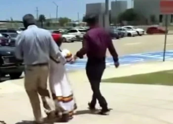 Niña denuncia abuso de su papá; desata protestas en Coahuila