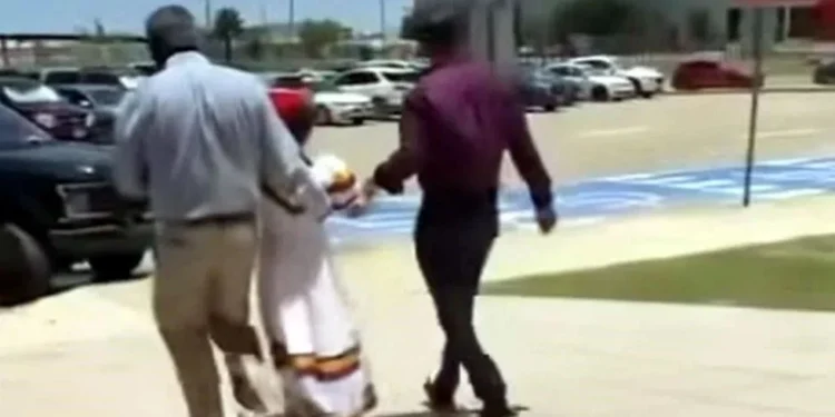 Niña denuncia abuso de su papá; desata protestas en Coahuila