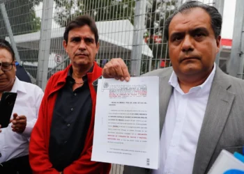 Se quedan dueños de palcos con los refrescos en mano